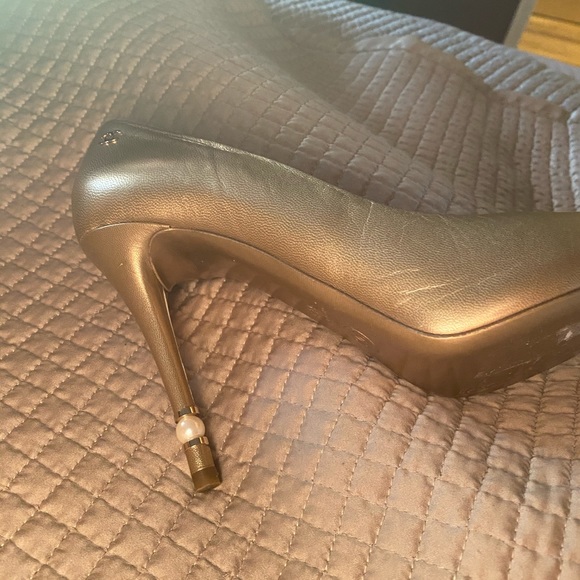 - Chanel gold shoes - Picture 2 of 5
